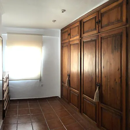 Piso En San Roque, Centro Neuralgico Del Campo De Gibraltar